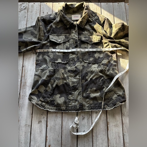 Ashley | 100% cotton | zip | button | frayed pockets | camouflage | jacket | L - Picture 4 of 12